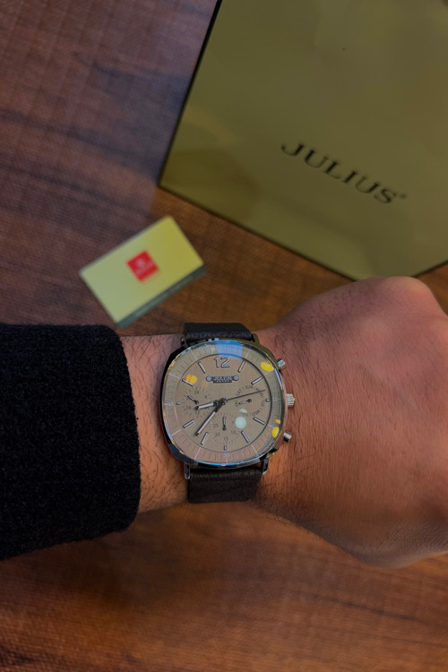 نمای روی مچ