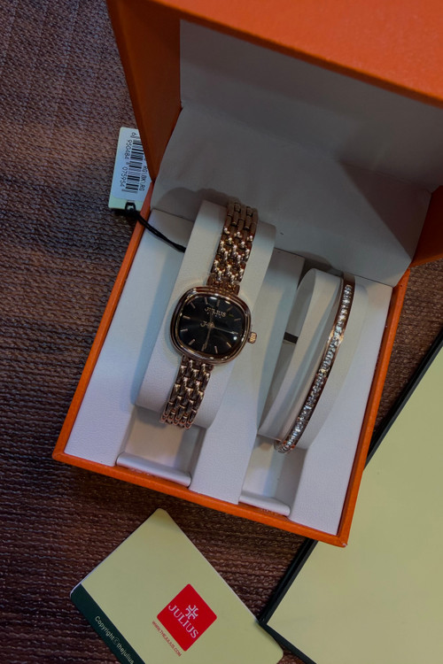 جعبه و بگ و دستبند جذابه محصول